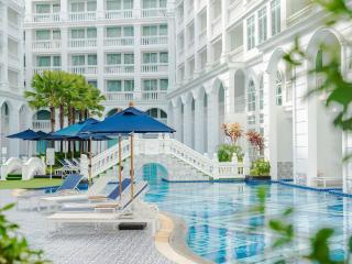 Mövenpick Myth Hotel Patong Phuket - Patong - 0