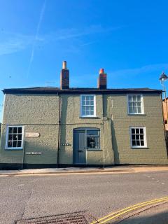 The Traveller's B&B - Louth - 0