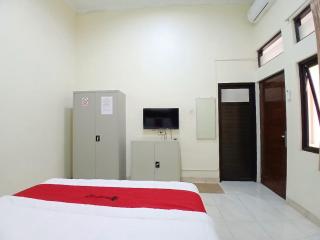 RedDoorz Syariah near Masjid Al-Aqsha Klaten - Klaten - 1