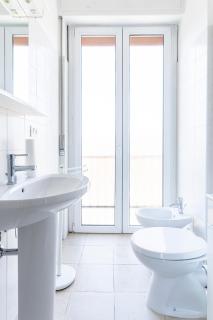 GuestHost - Spacious Apt with Canal&Fortress view - 8