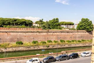 GuestHost - Spacious Apt with Canal&Fortress view - 0