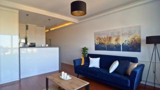Qbik Superior Skyline Studio by BookingHost - Warsaw - 2