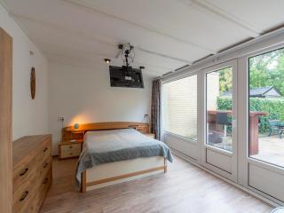 Bungalow near Sint Maartenszee Beach - Sint Maartensvlotbrug - 8