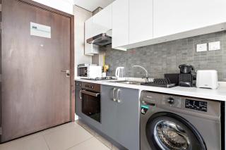 Silkhaus furnished studio in Art Gardens with pool access - Dubai - 2