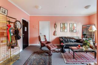 Coral Atelier - Bright Artistic Hideaway in the CBD - 5