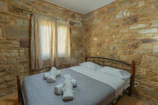 Tholopotami Stone House - - 5