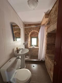 Tholopotami Stone House - - 4