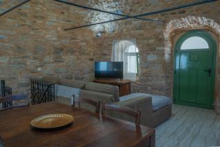 Tholopotami Stone House - - 3