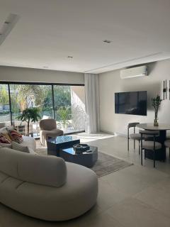 ZEN stays - Artsy 2BR Lakeview Residence - Il Cairo - 0