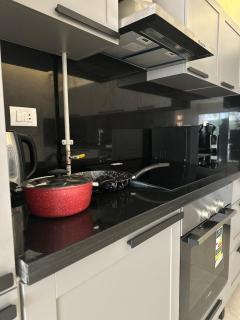 ZEN stays - Artsy 2BR Lakeview Residence - Il Cairo - 4