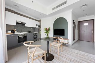 Silkhaus Modern Studio with New Furniture - Dubai - 8