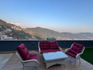 Penthouse Horizons Luxury 3Bd Apt in Murree - 3
