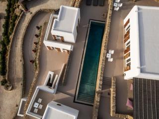 Villa Levi's by Ethos Hospitality - Tennis Court - Panormos Mykonos - 8