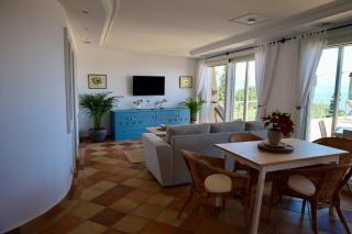 Sunrise Apartment, Stunning Sea and Mountain View - Chlomós - 0