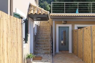 Sunrise Apartment, Stunning Sea and Mountain View - Chlomós - 1