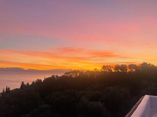 Sunrise Apartment, Stunning Sea and Mountain View - Chlomós - 4
