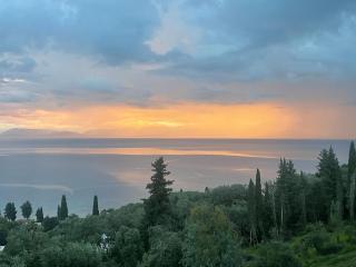 Sunrise Apartment, Stunning Sea and Mountain View - Chlomós - 8