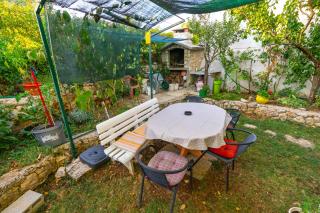 Private Stone Cottage with Garden and BBQ - Gornji Proložac - 6