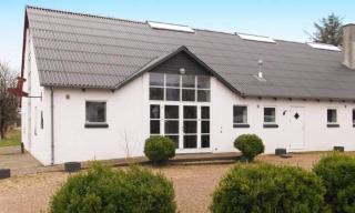 Stort Aktivitets-Feriehus Med Fri Badeland, Bowling, Badminton Og Tennis, - Henne - 0