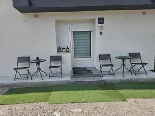 ENA 1 & 2 -BIG FREE parking - Karlovac - 9