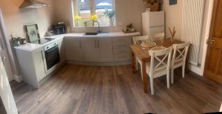 Entire Private Apartment with Kitchen and Lounge - - 3