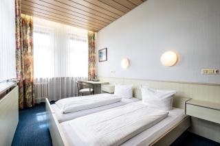 Hotel und Rasthof AVUS - Berlim - 2