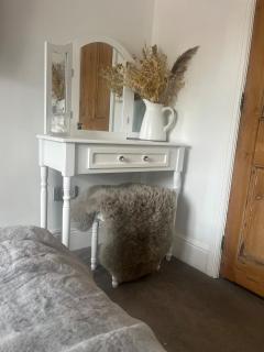 Entire Private Apartment with Kitchen and Lounge - 2