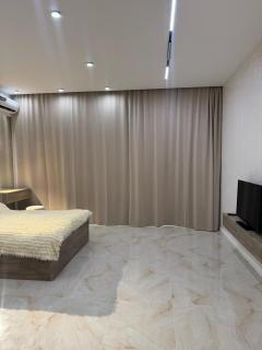 Sea Breeze Studio Apartment - Baku - 8