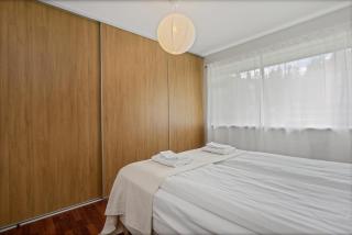 Stylish 2BR Apartment Close to City Center - Reykjavík - 2