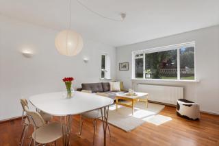 Stylish 2BR Apartment Close to City Center - Reykjavík - 9