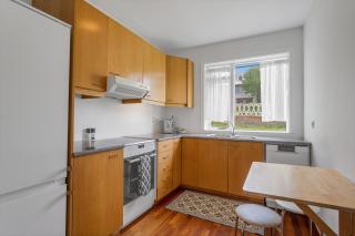 Stylish 2BR Apartment Close to City Center - Reykjavík - 8