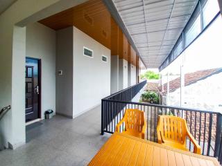 RedDoorz Plus Syariah at Umyas Hotel near Terminal Anjuk Ladang Nganjuk - Nganjuk - 5