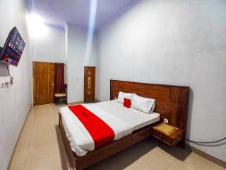 RedDoorz Plus Syariah at Umyas Hotel near Terminal Anjuk Ladang Nganjuk - Nganjuk - 0