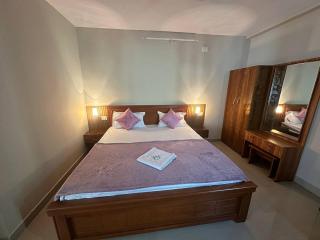 NK Homes Deluxe 2BHK Apartments with Kitchen & Wi-Fi - Hyderabad - 1