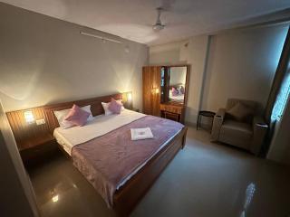NK Homes Deluxe 2BHK Apartments with Kitchen & Wi-Fi - Hyderabad - 2