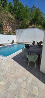 Nerina Vila - Stolac - 2