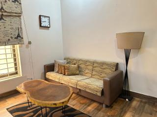 Comfortable luxury Bedroom - Faisalabad - 8
