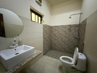Comfortable luxury Bedroom - Faisalabad - 1