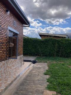 Serene home in a quiet area - Kigali - 7
