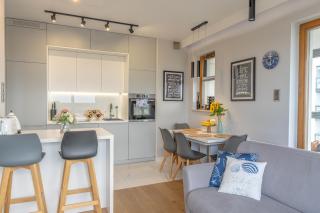 Waveside Apartment - With a Sea View - 1