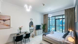 Cozy Studio with Balcony Overlooking Dubai Canal - 15AB07 - 7