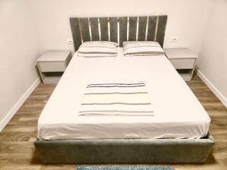 Kika Central Apartment - Tirana - 7
