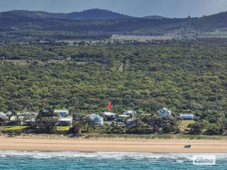 Beach house at Bangalee - - 9