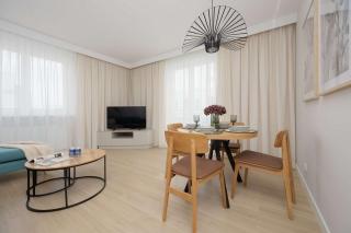 Cosy Air-Conditioned Apartment with Parking in the Garage by Renters Prestige - Warsaw - 6
