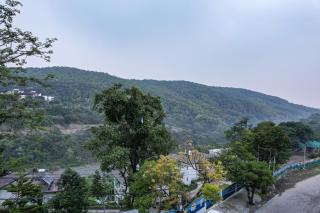 Alaya Stays Udgam Vilas 3-BHK With Jacuzzi - 5