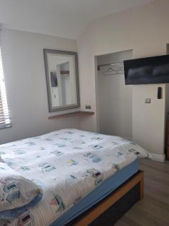 2 Bedroom UlsterApartments - 3
