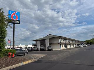 Motel 6-Farmington Hills, MI - Northwest - Farmington Hills - 1