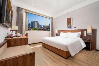 Beijing AC Art Museum Hotel--Breakfast Buffet, Bar&coffee, Gym, City Center, close to Lama Temple, Forbidden City, Tikoo Li Sanlitun, Tian'anmen Square, Beijing International Airport & Subway Nearby & English speaking service & Free WiFi & Private Museum - Pechino - 2