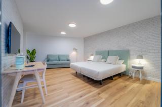 Ares Rentals Álvaro Cunqueiro Madrid - 2
