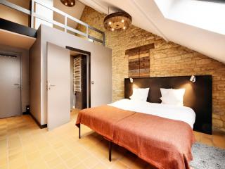 Fancy Holiday Home in Sainte-Cécile with Pool House & Indoor Pool - Sainte-Cécile - 2